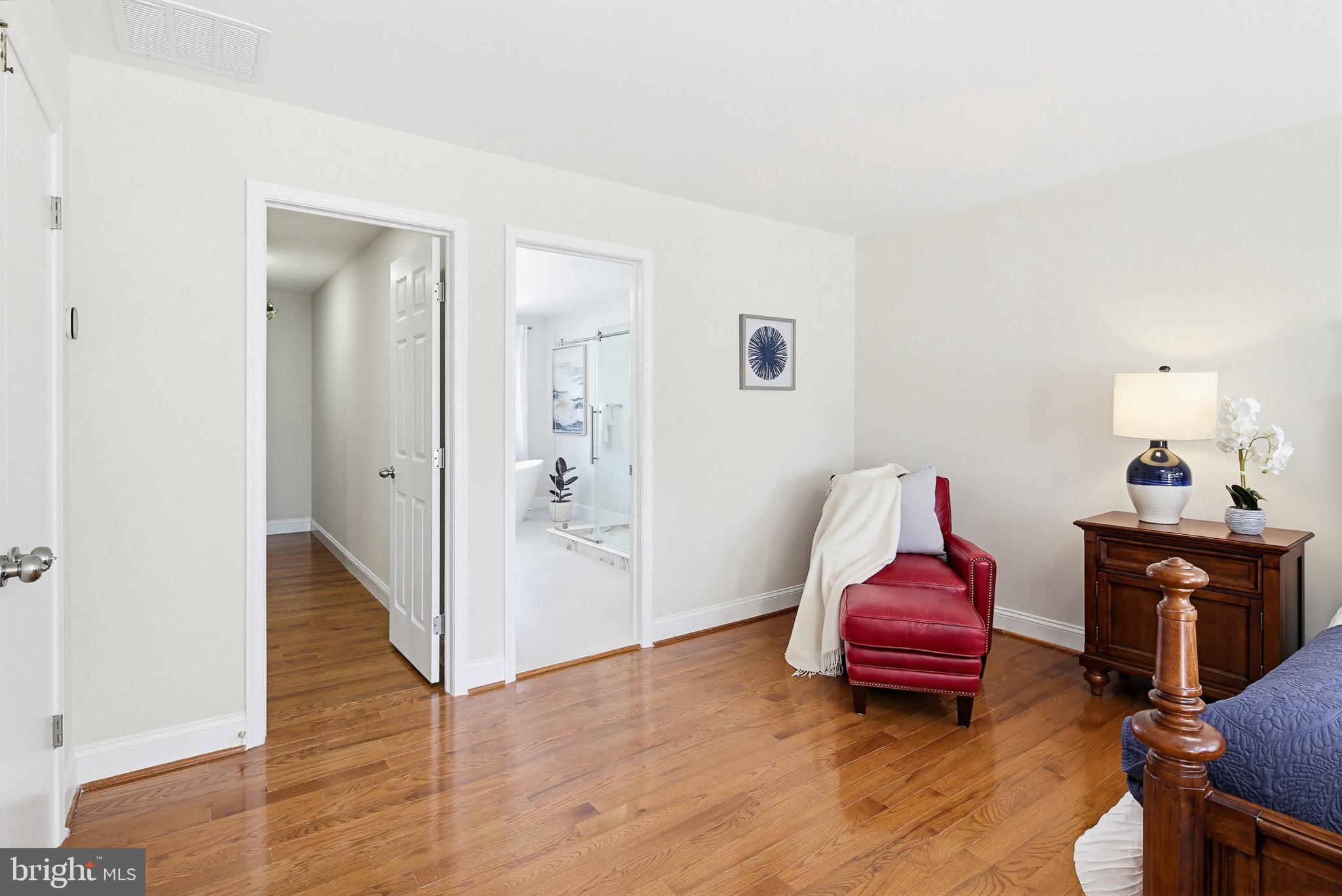 TWELVE HILLS - Residential