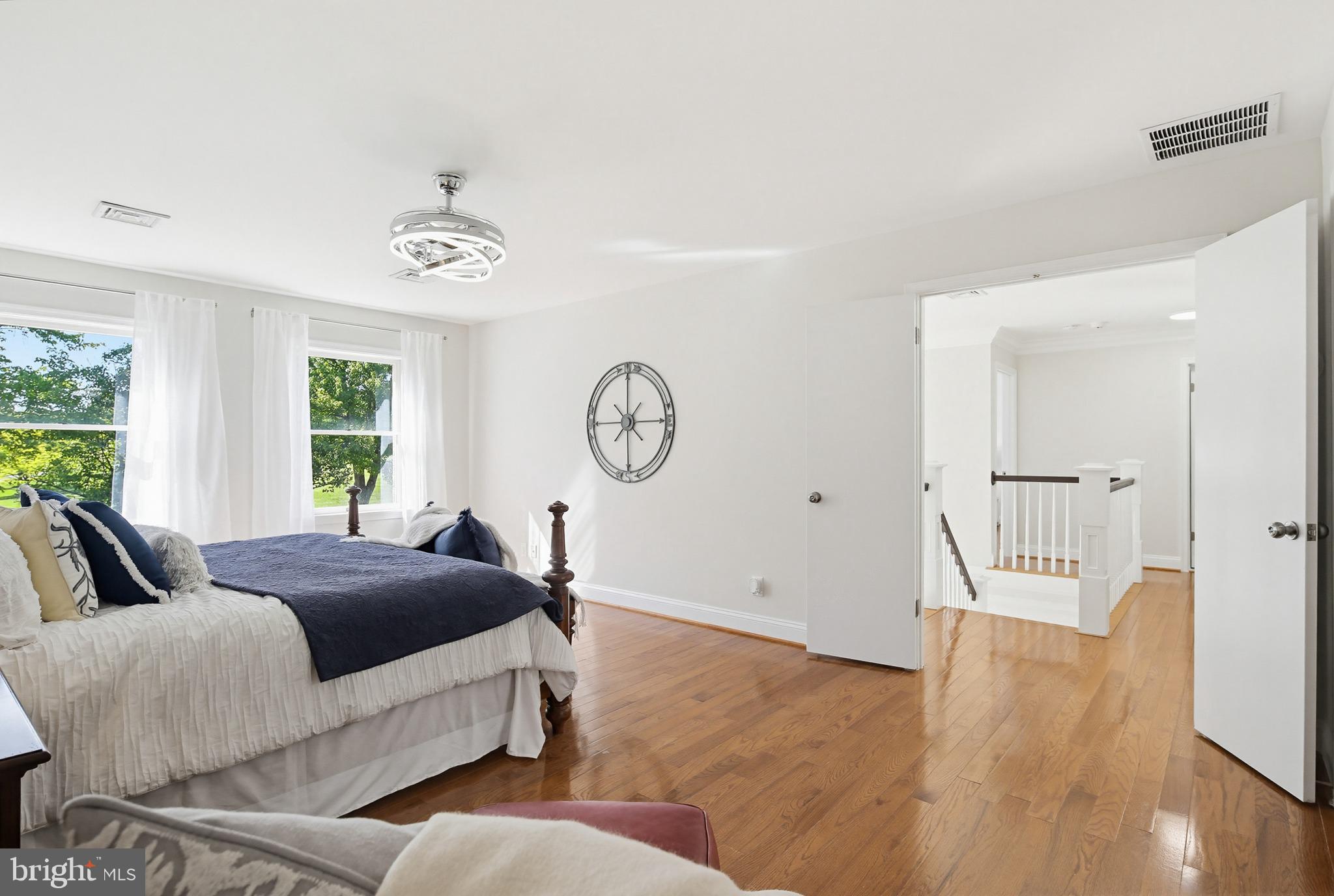 TWELVE HILLS - Residential