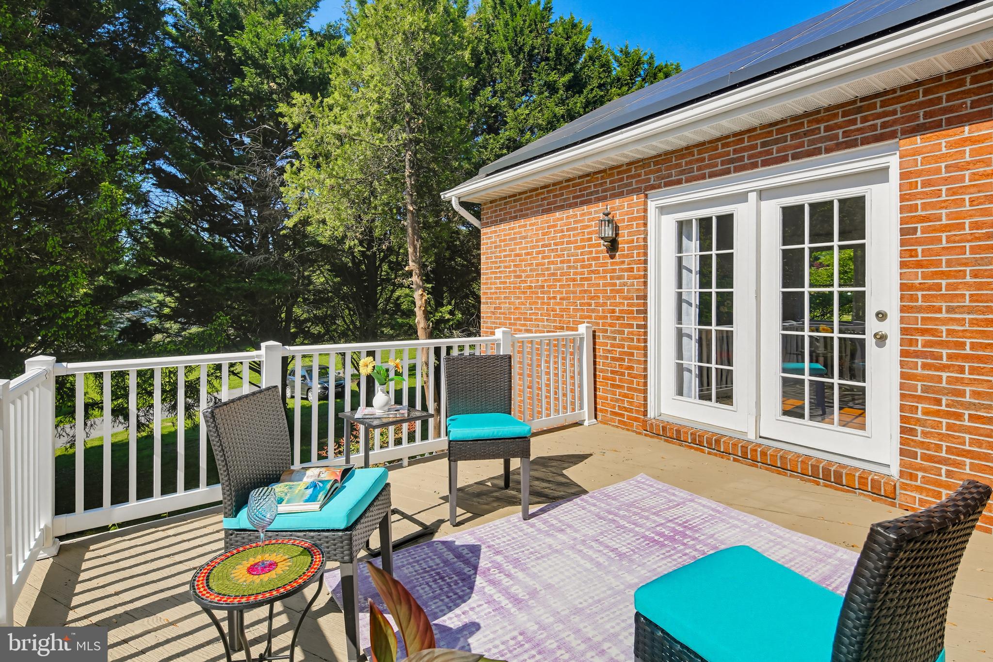TWELVE HILLS - Residential