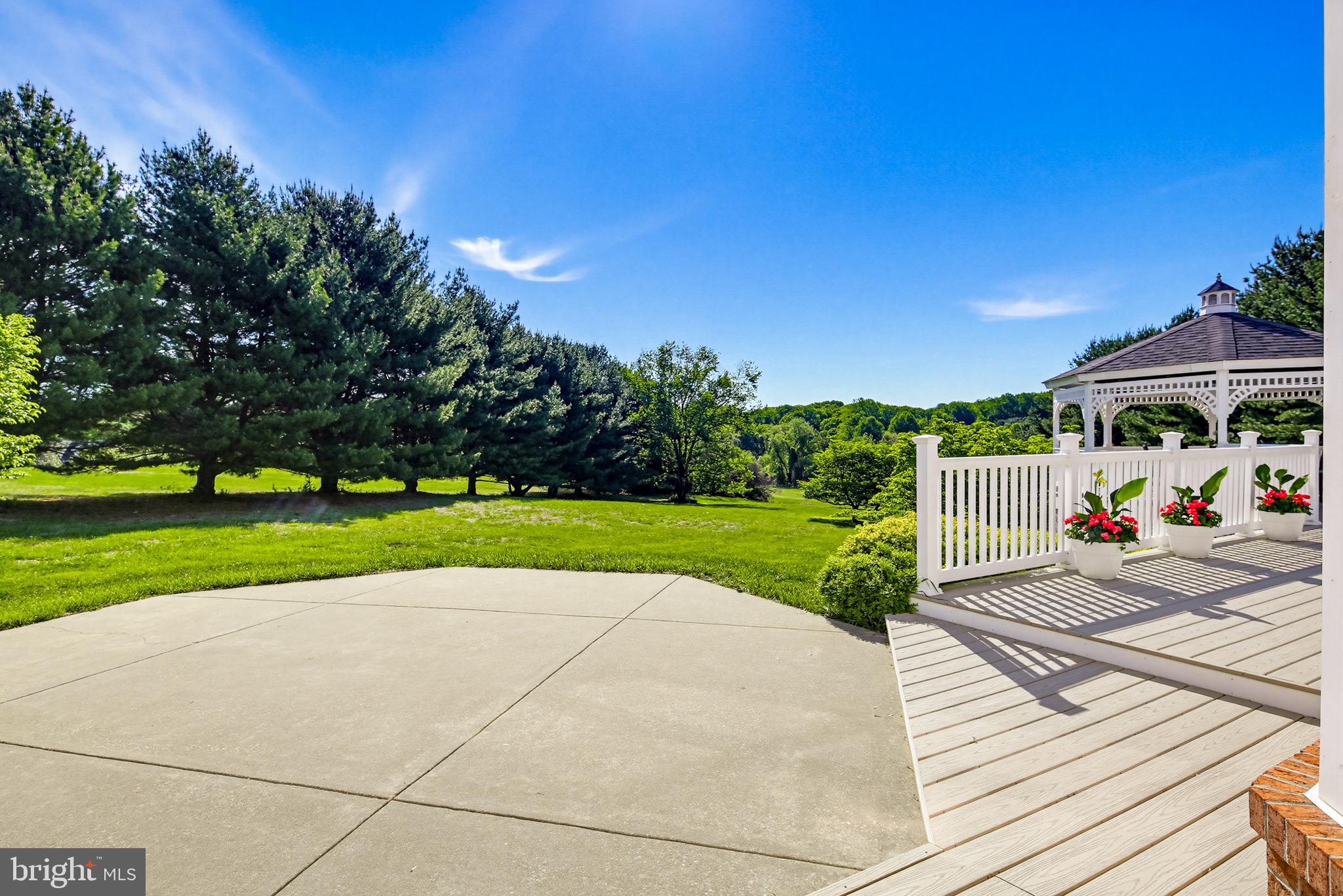TWELVE HILLS - Residential