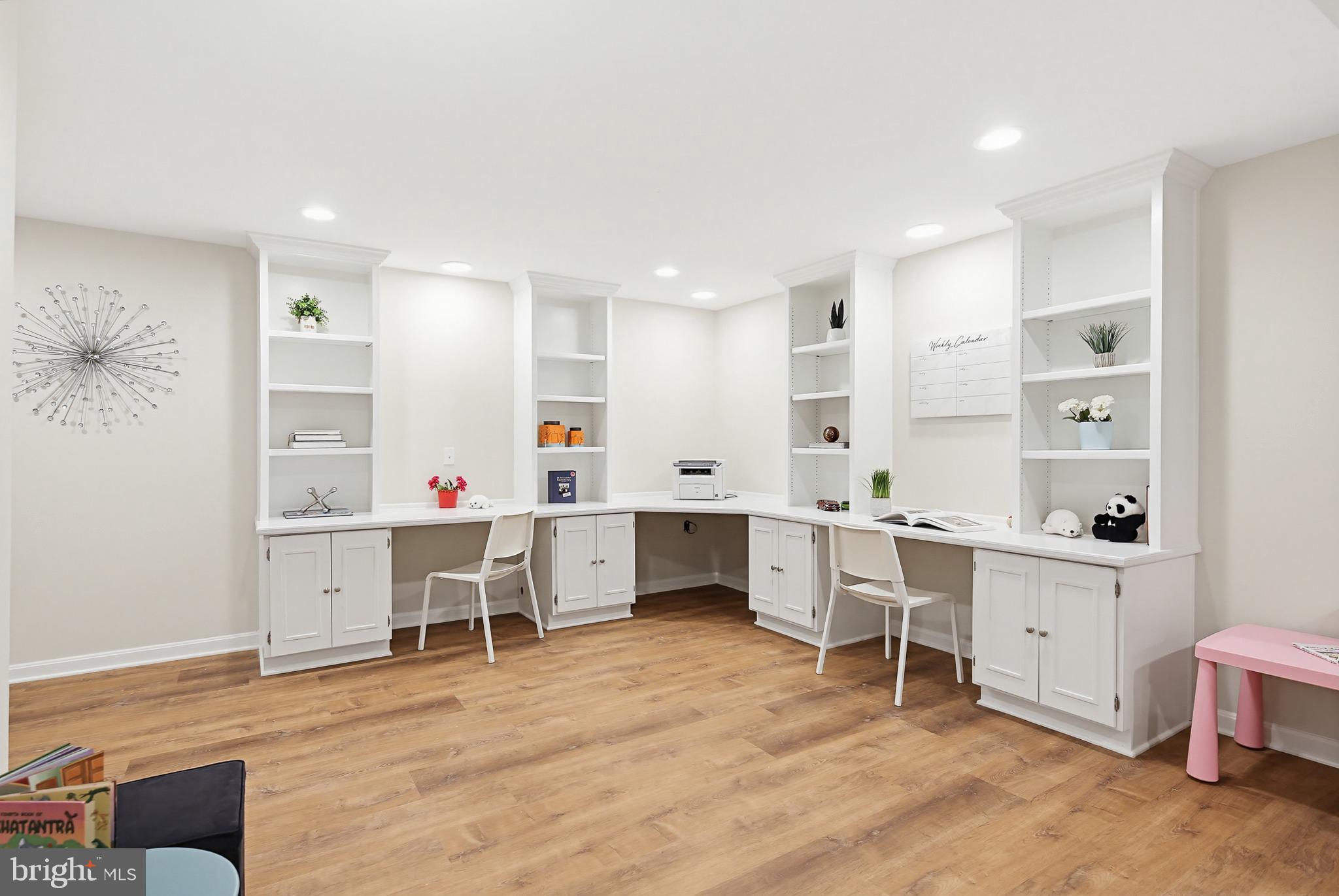 TWELVE HILLS - Residential
