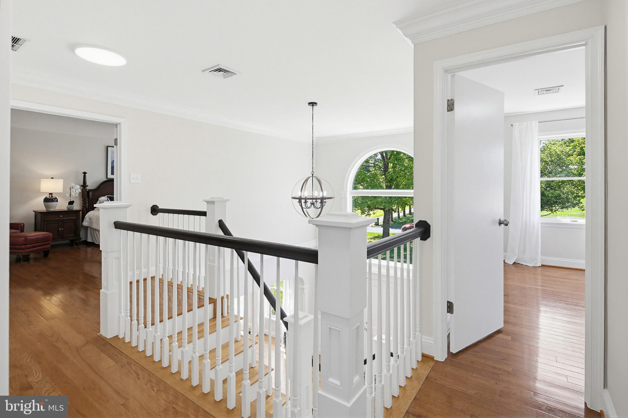 TWELVE HILLS - Residential