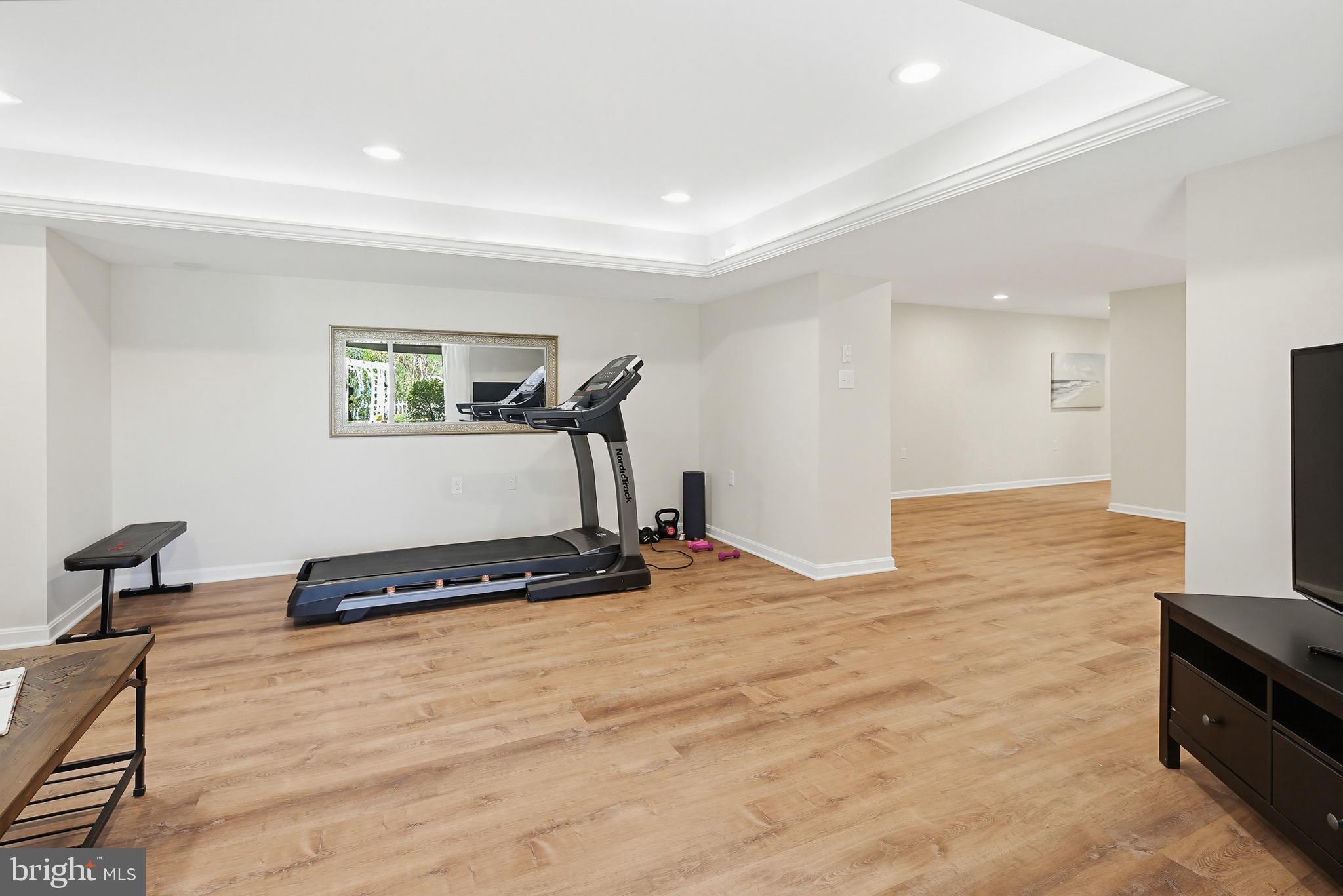 TWELVE HILLS - Residential