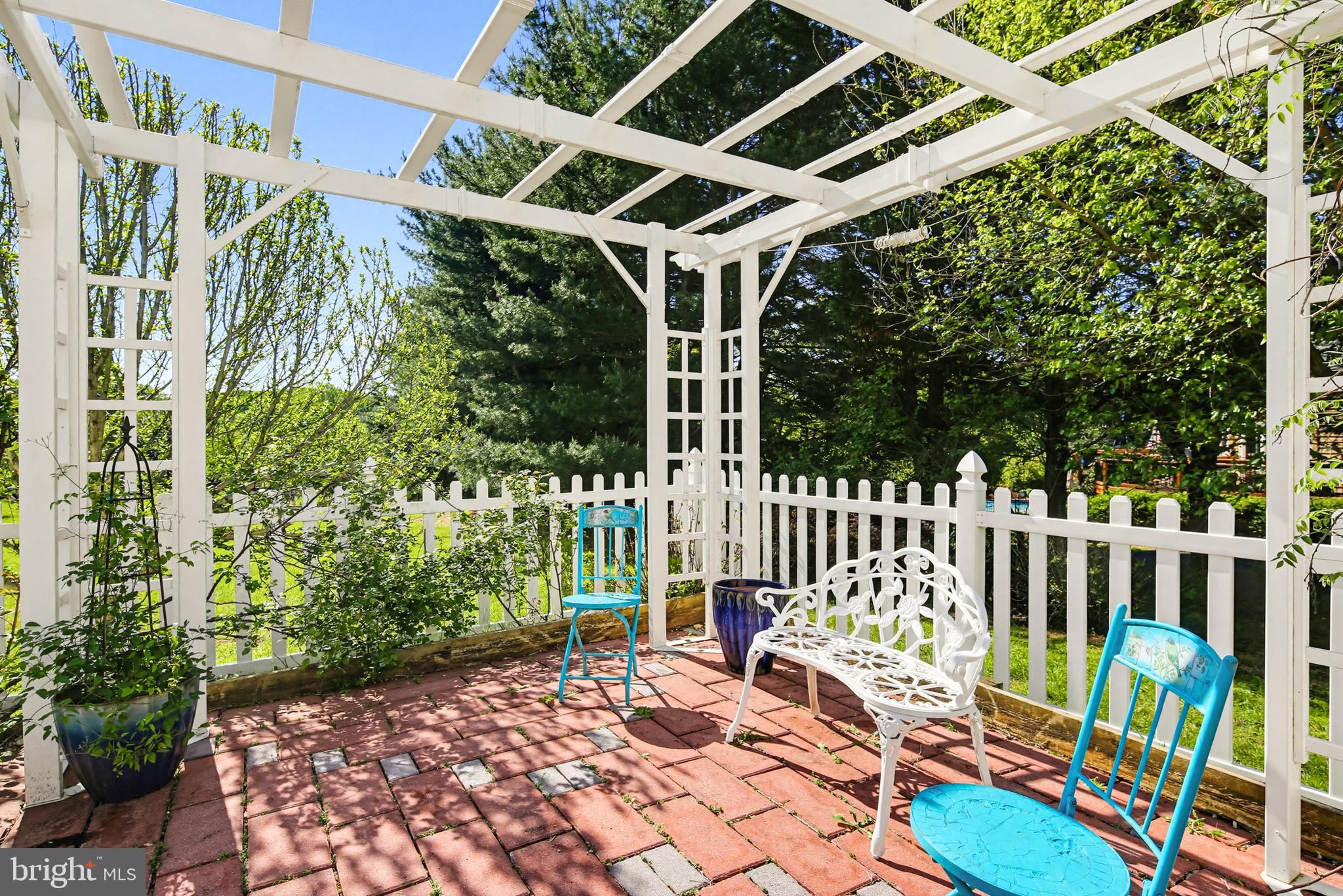 TWELVE HILLS - Residential