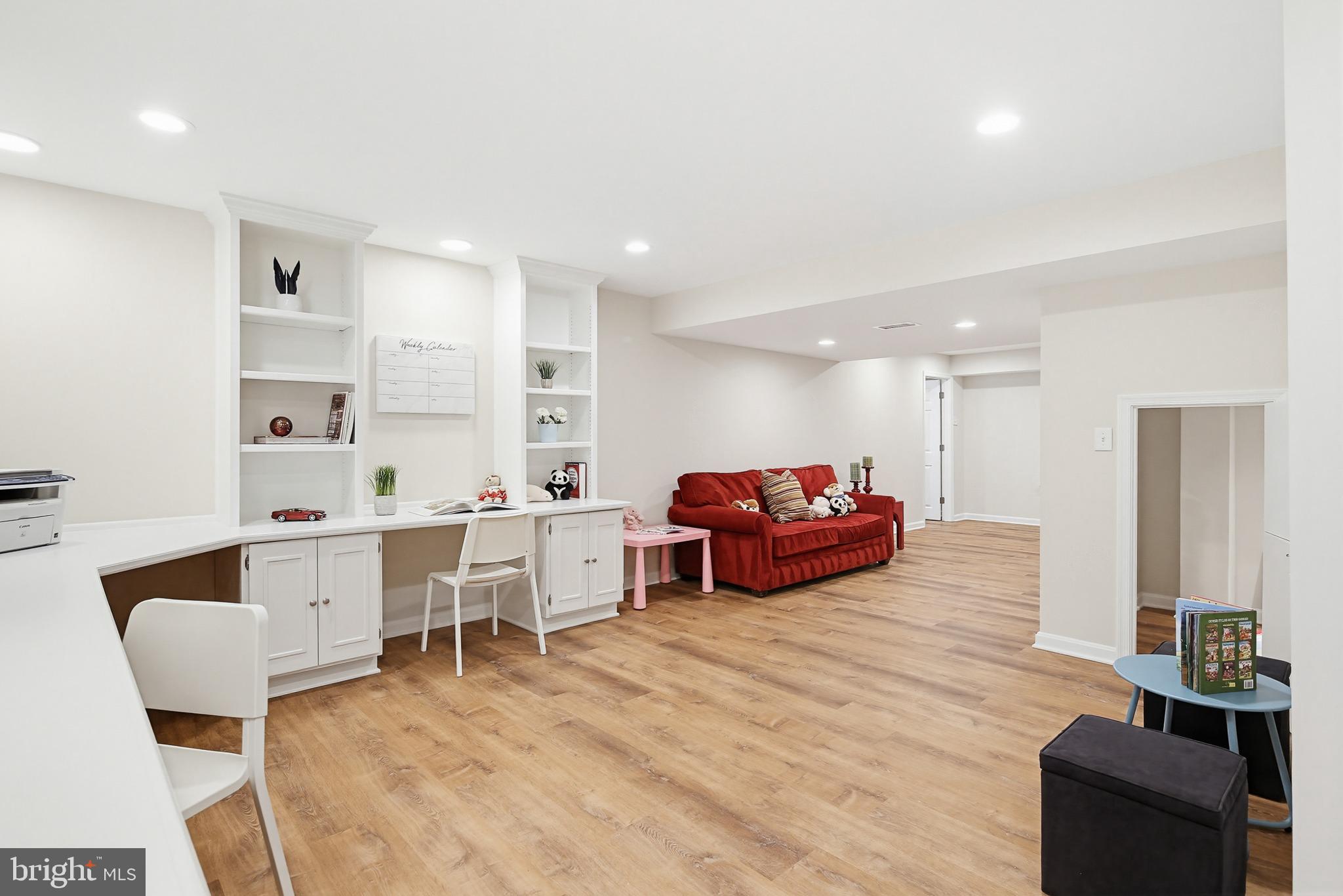 TWELVE HILLS - Residential