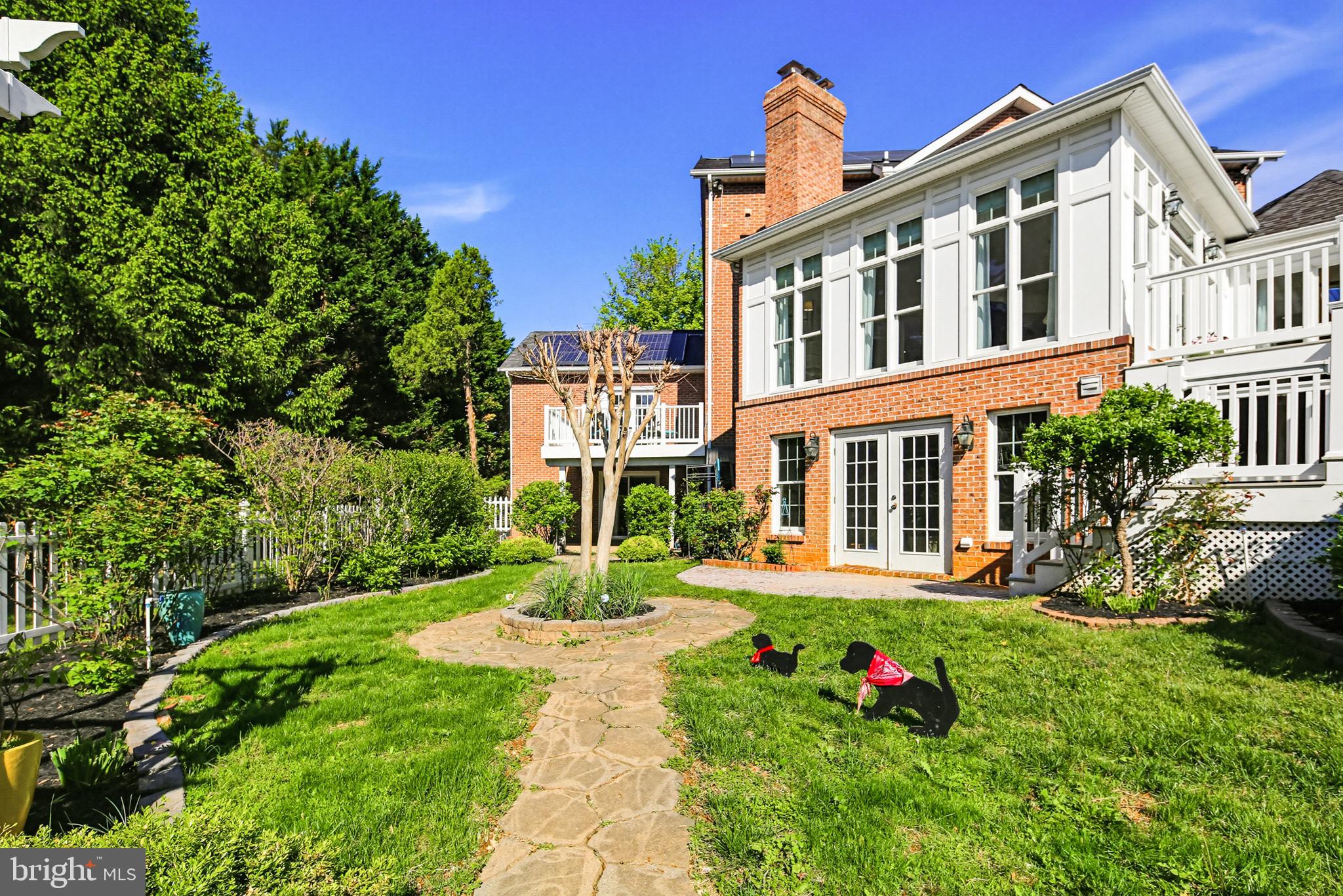 TWELVE HILLS - Residential