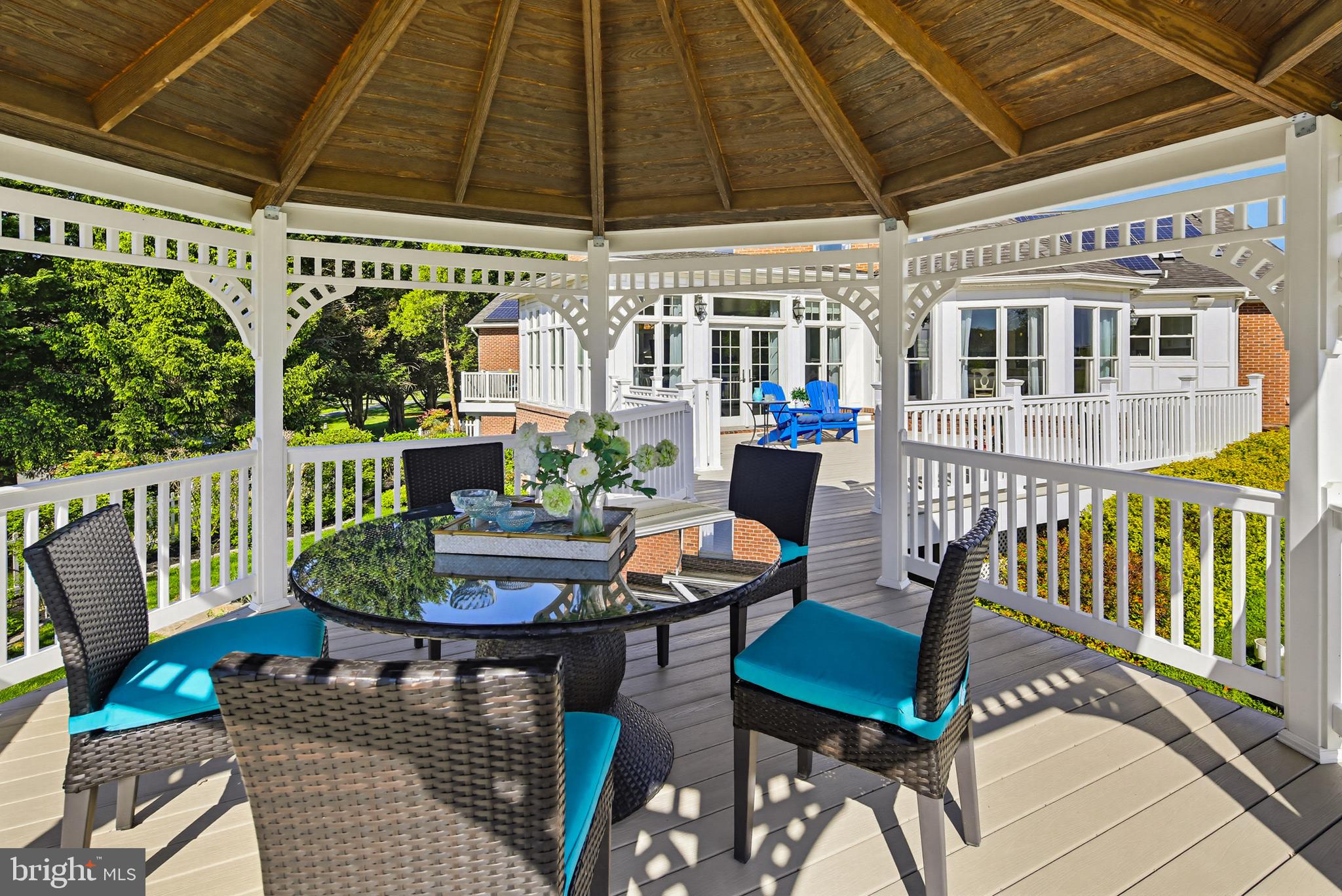 TWELVE HILLS - Residential
