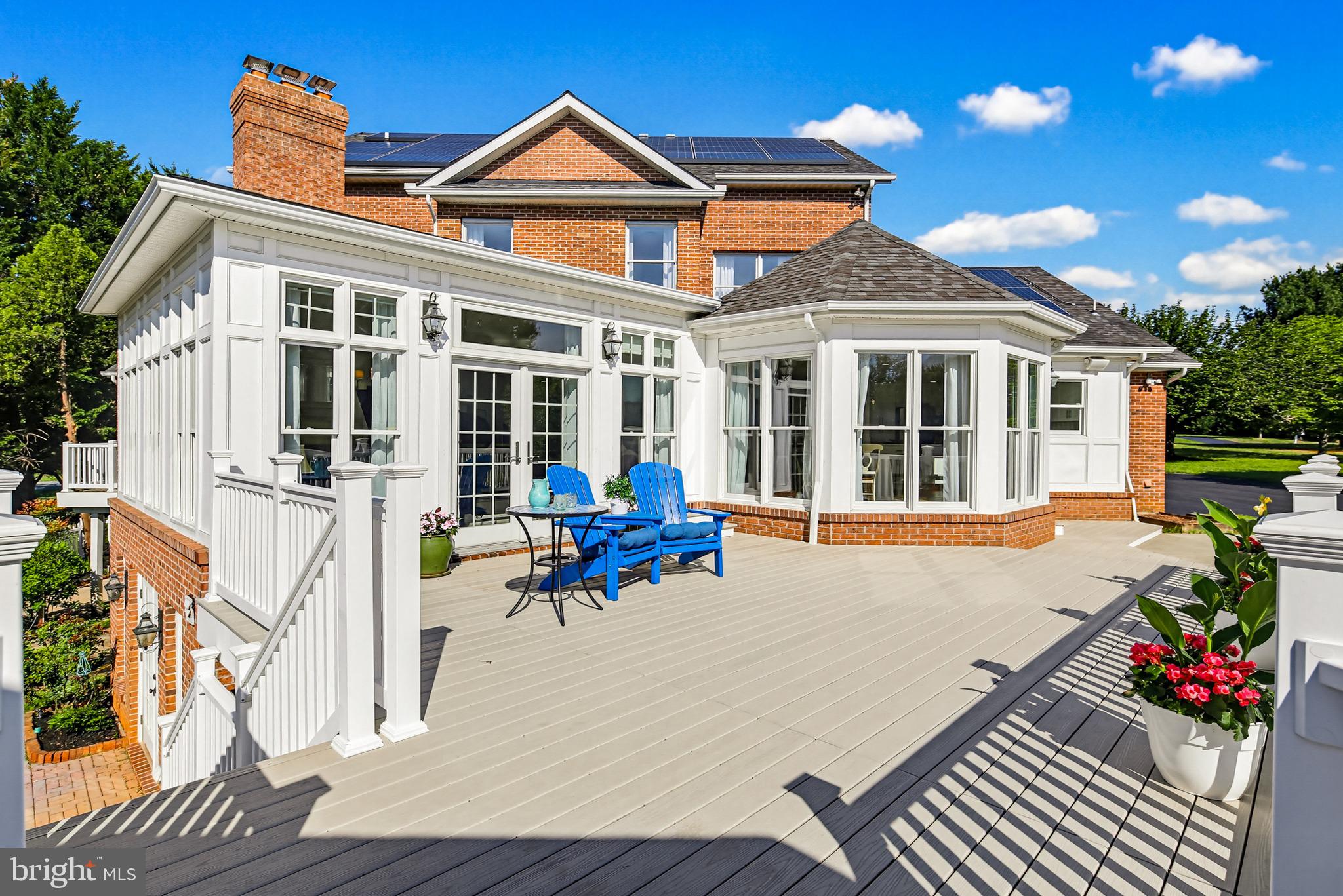 TWELVE HILLS - Residential