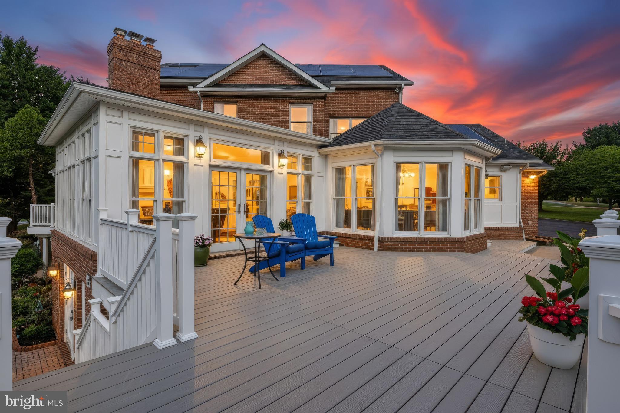 TWELVE HILLS - Residential