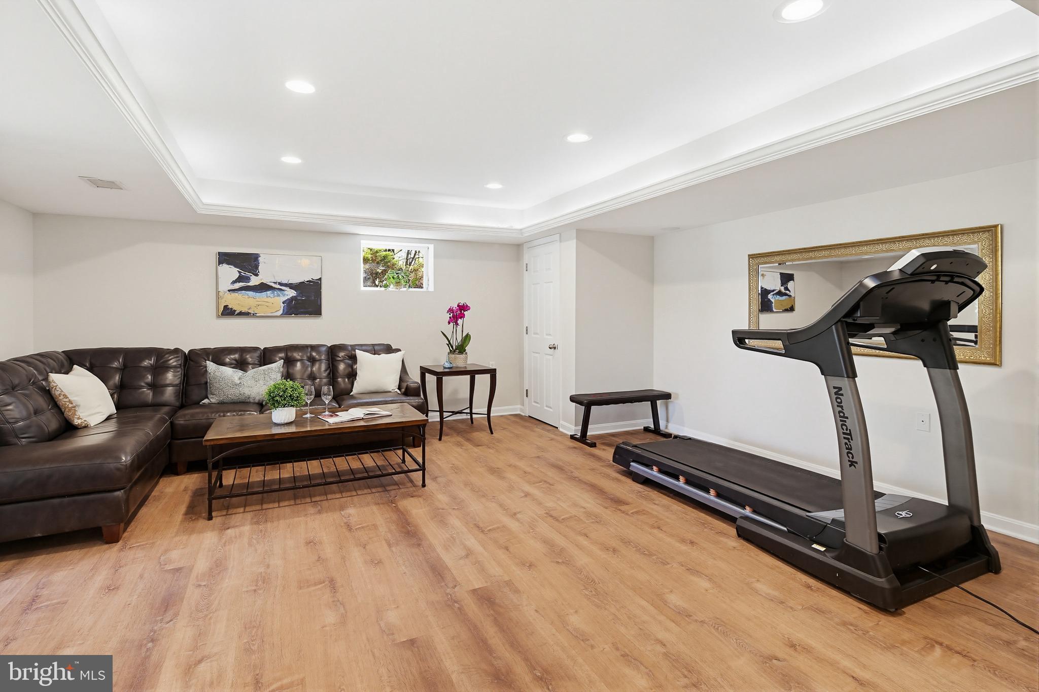 TWELVE HILLS - Residential