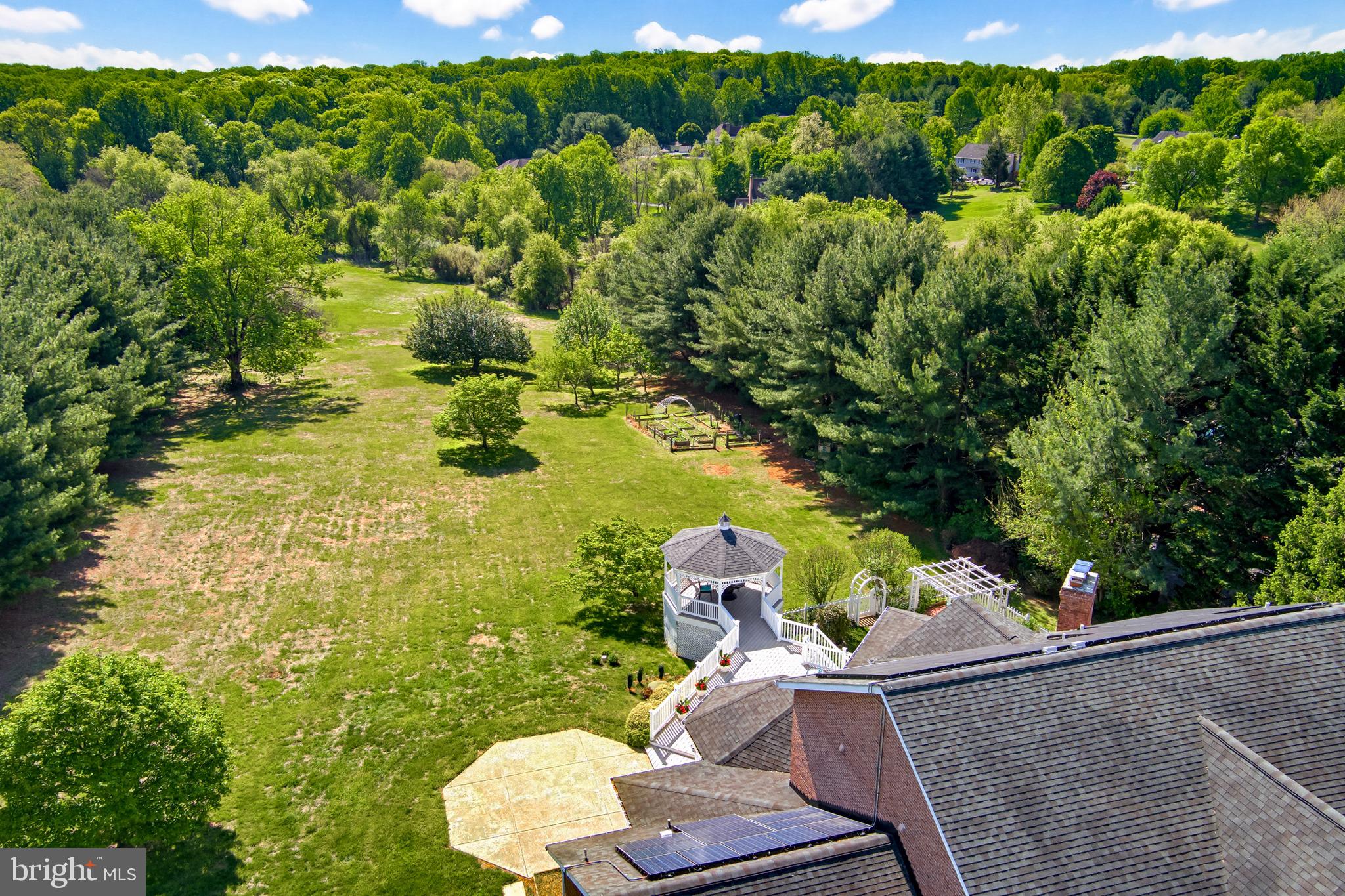 TWELVE HILLS - Residential