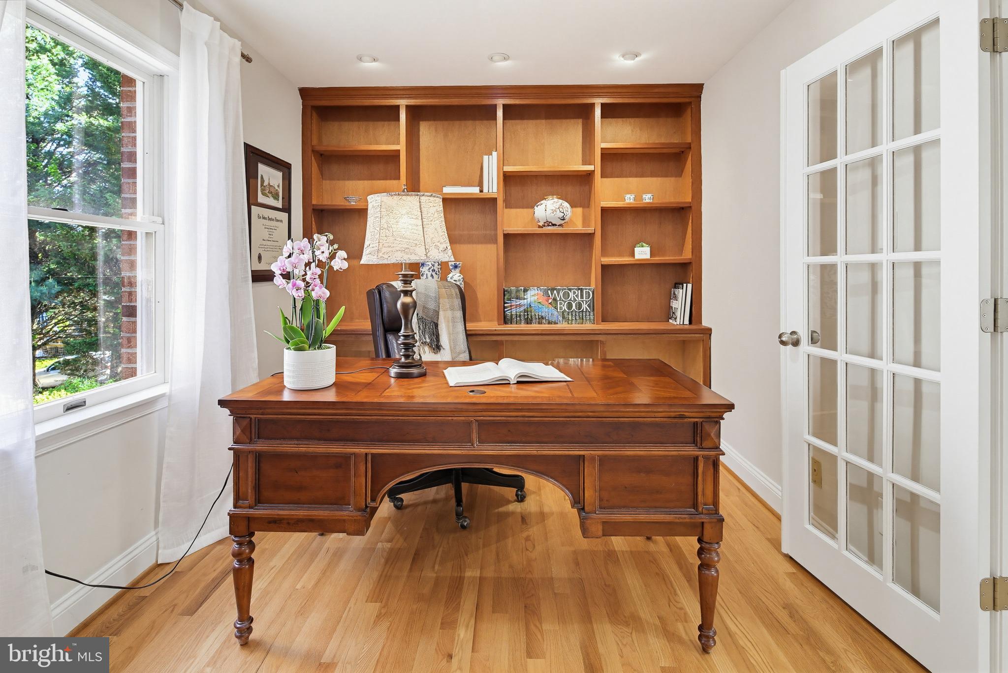 TWELVE HILLS - Residential