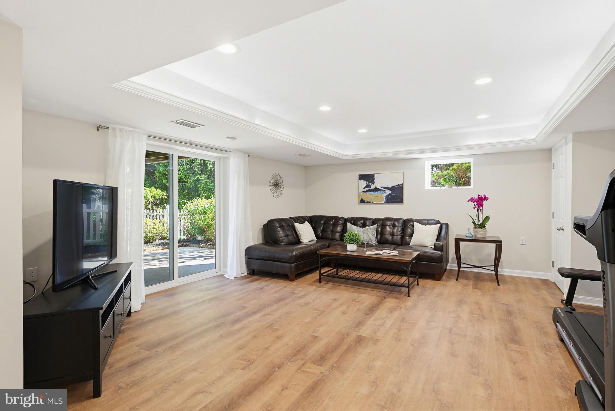TWELVE HILLS - Residential