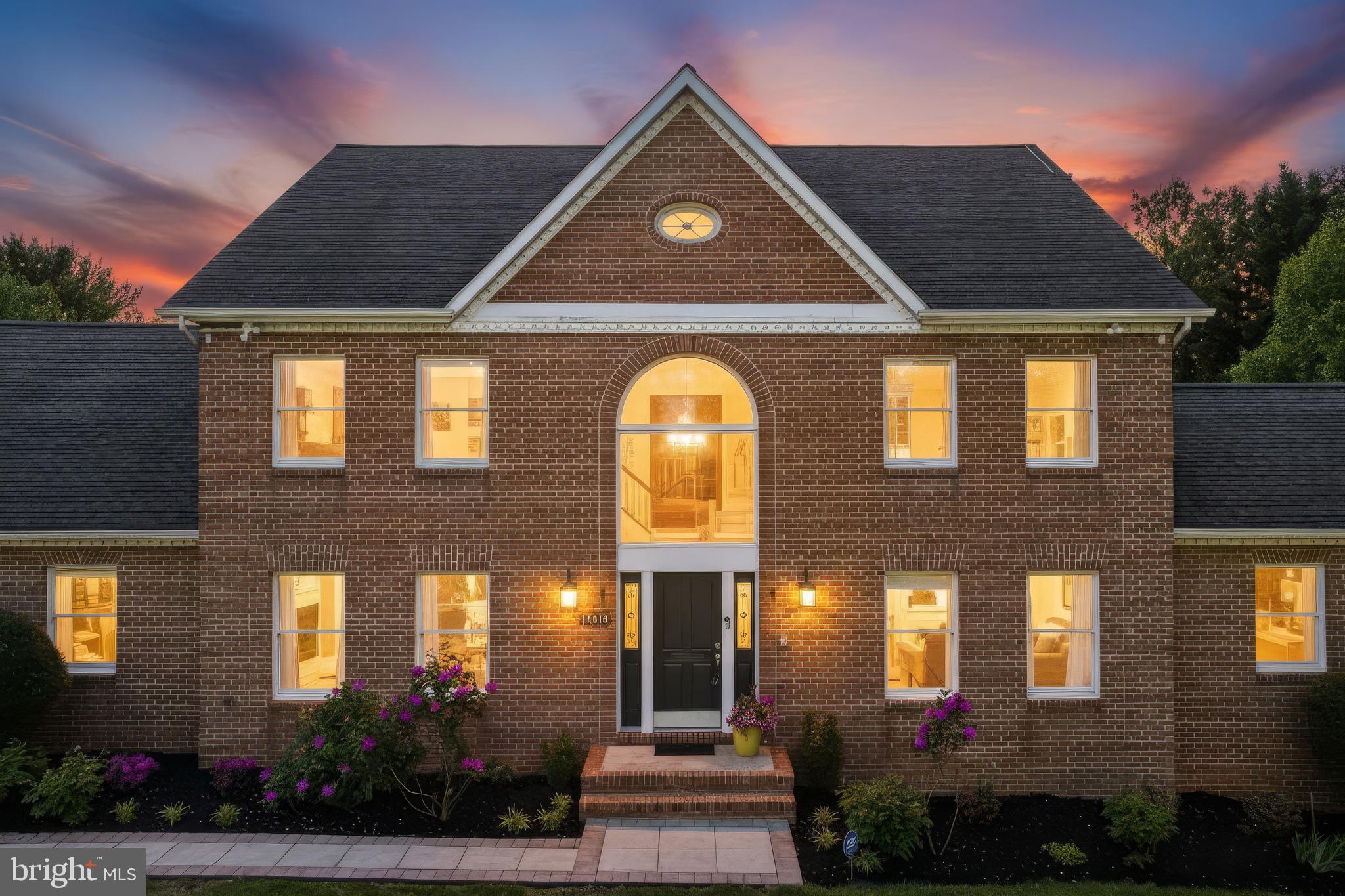 TWELVE HILLS - Residential