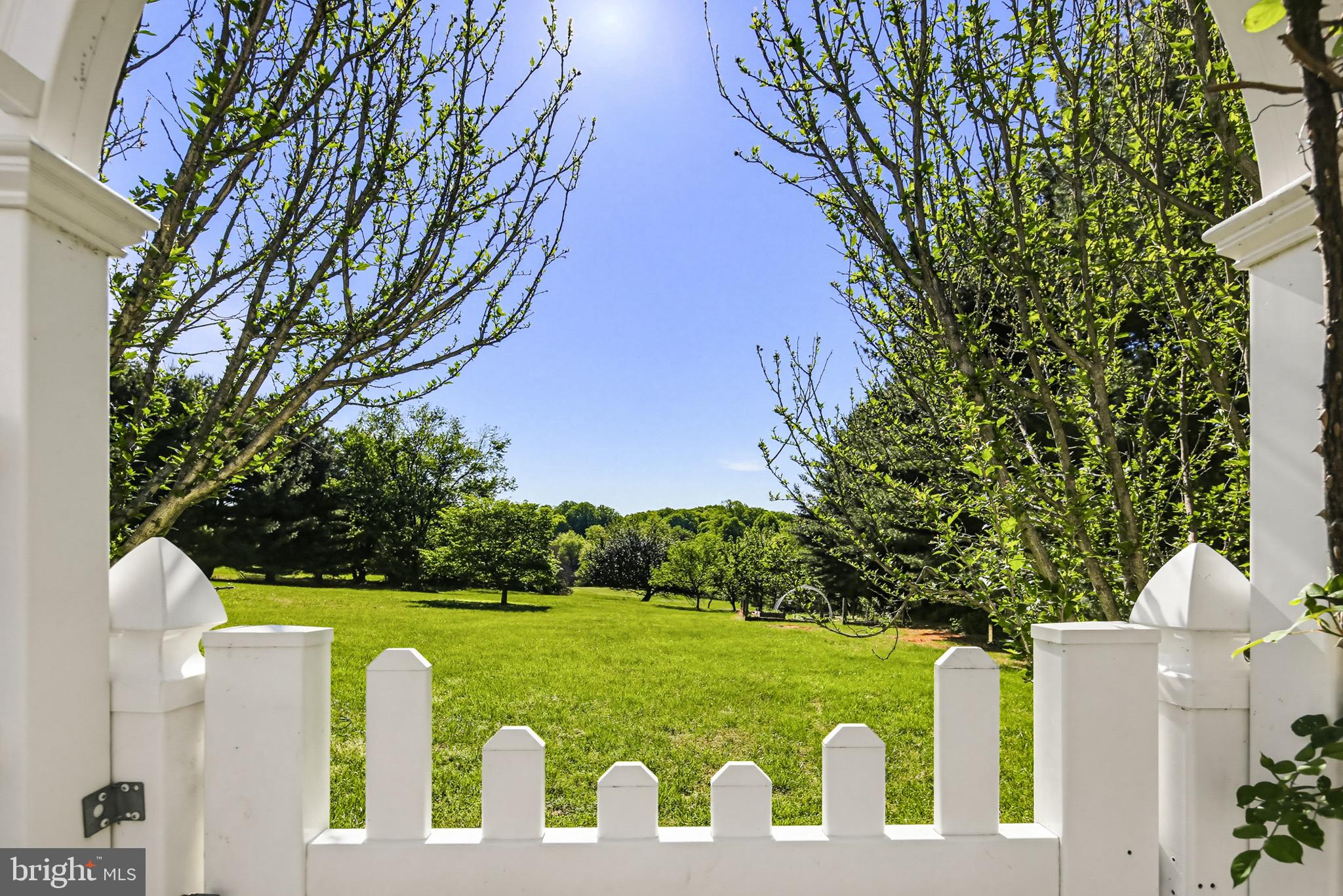 TWELVE HILLS - Residential