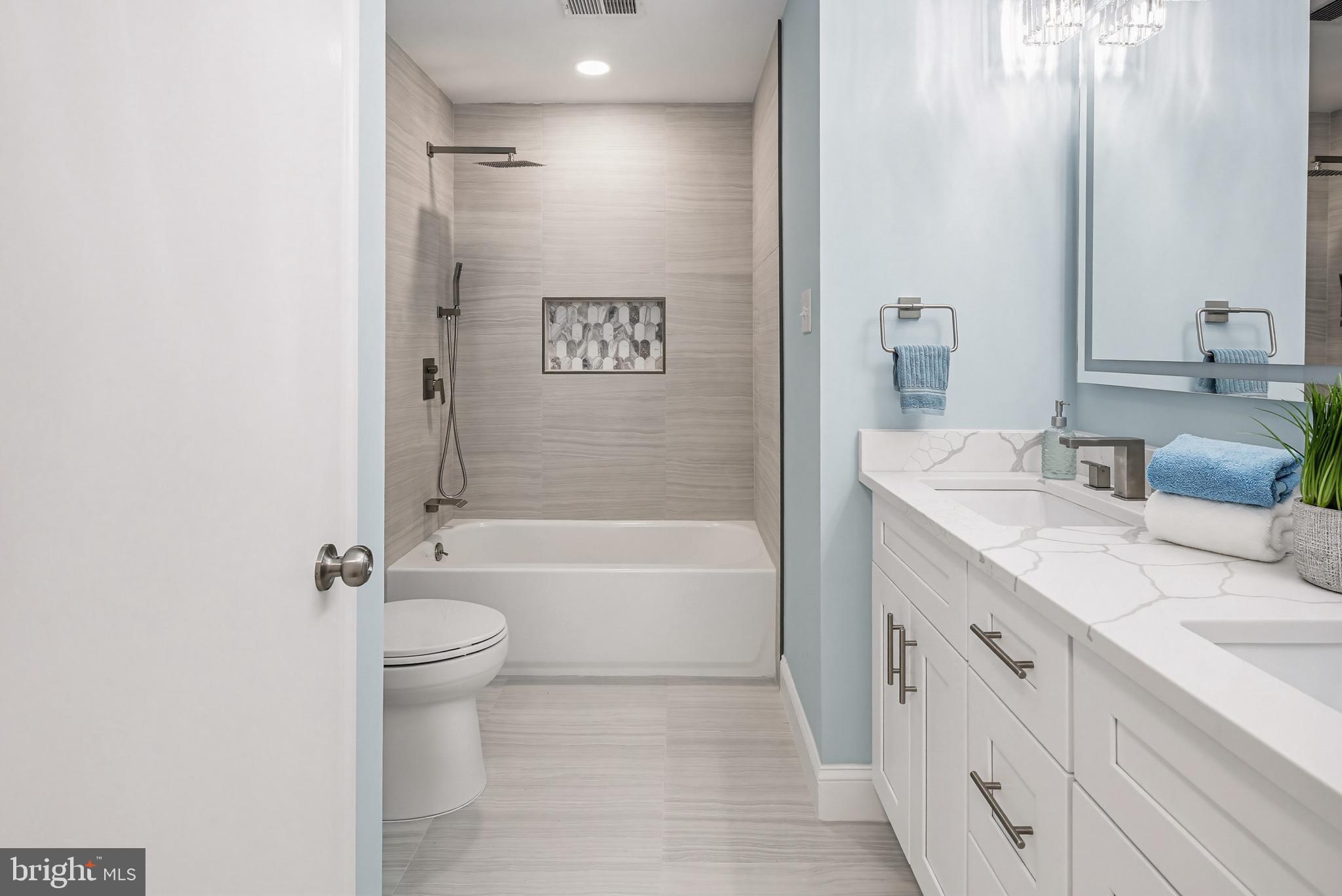 TWELVE HILLS - Residential