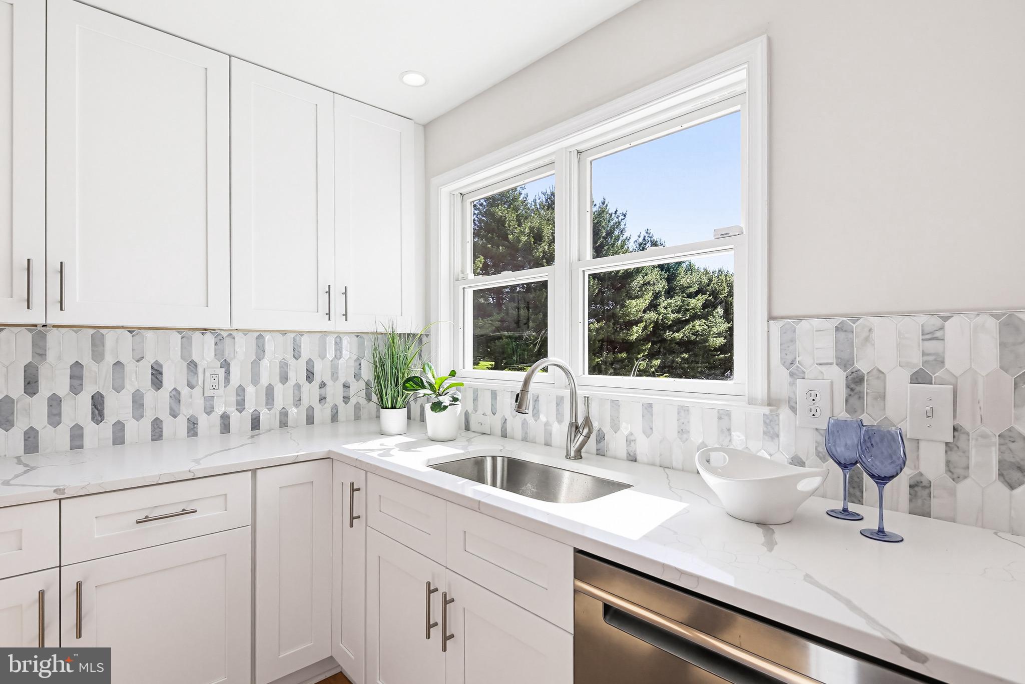 TWELVE HILLS - Residential