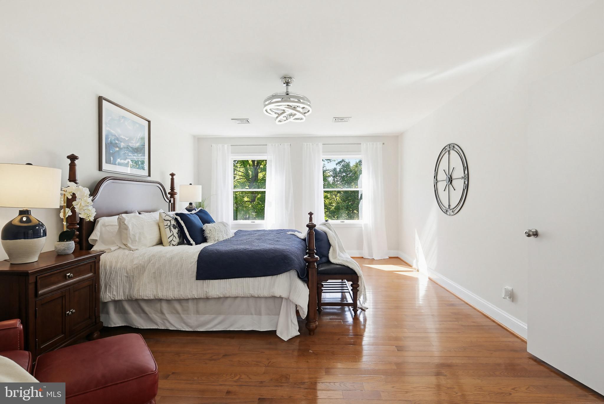 TWELVE HILLS - Residential