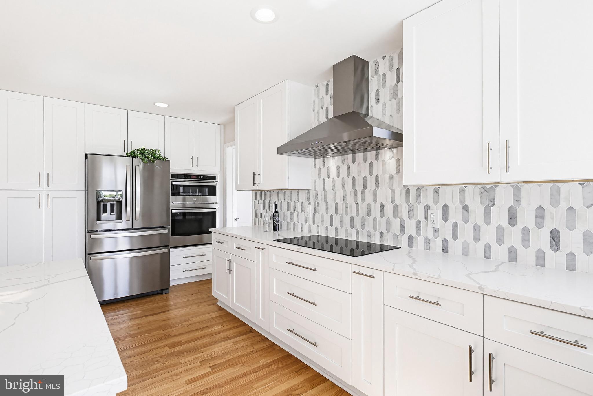 TWELVE HILLS - Residential