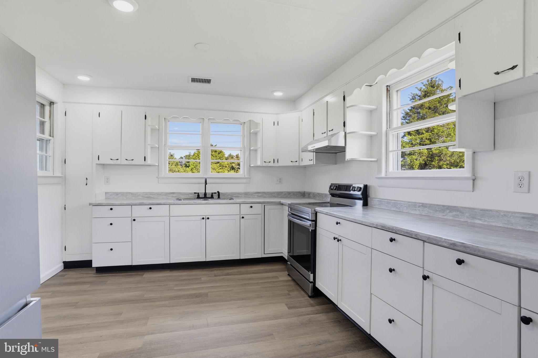 22775 FAIRVIEW DRIVE