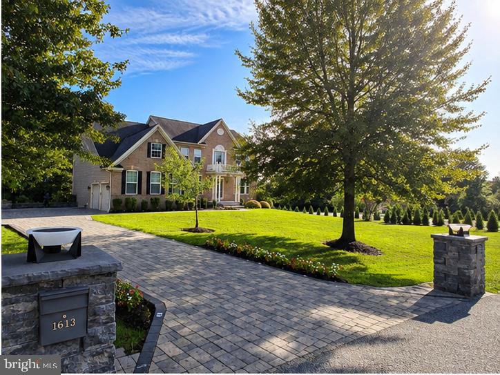 1613 BRAEMAR COURT