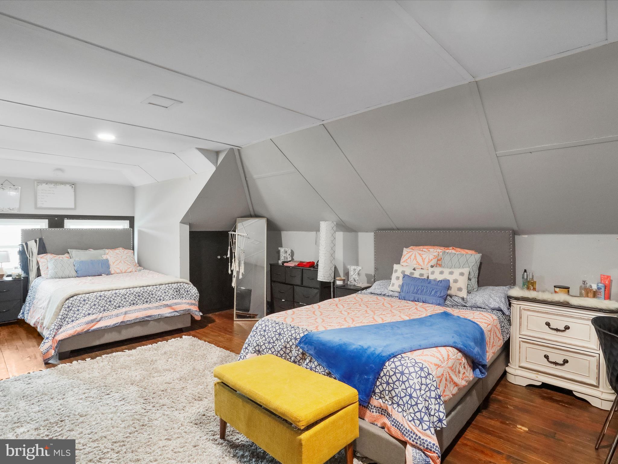 WEST SIDE - Residential