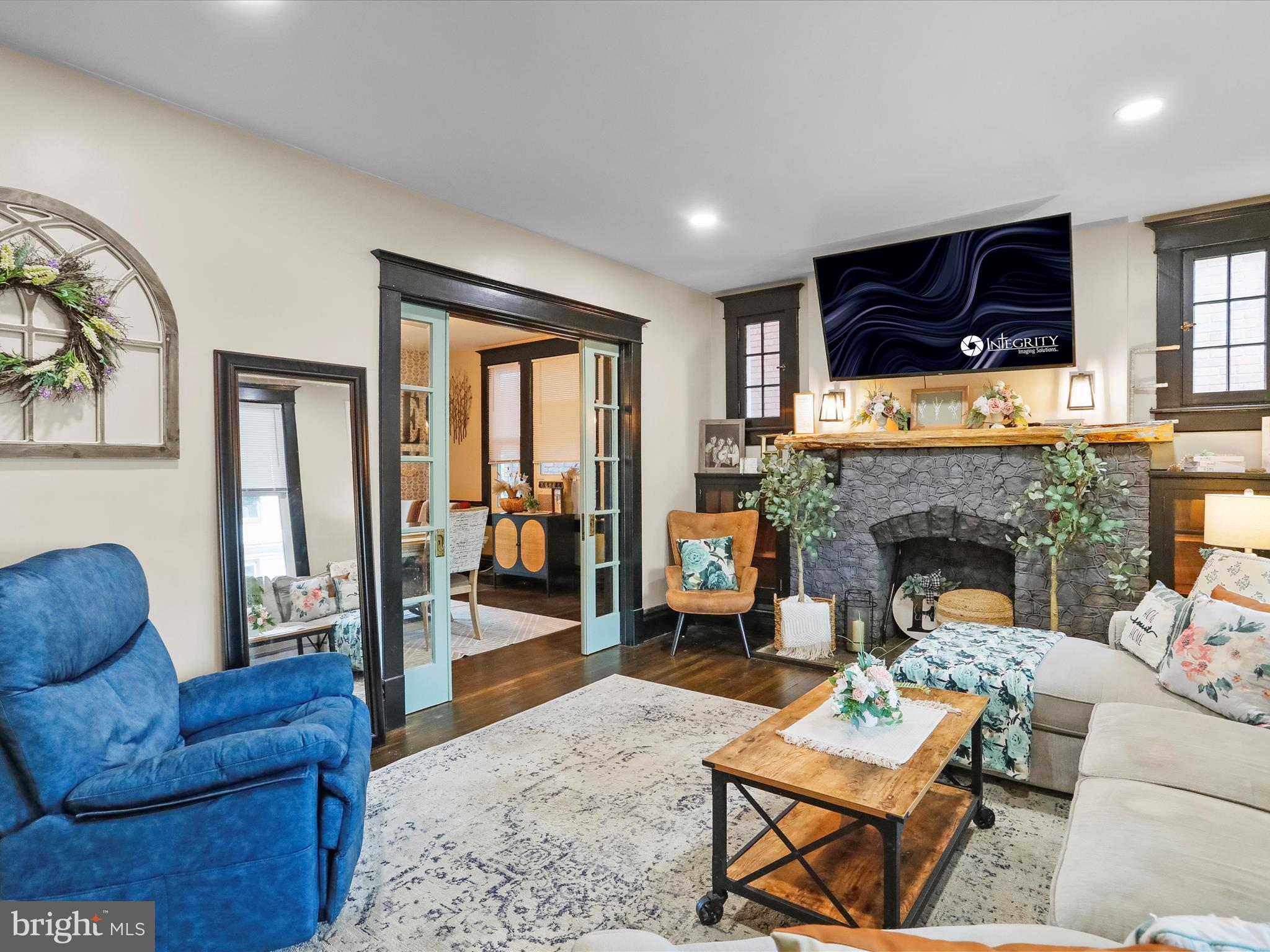 WEST SIDE - Residential