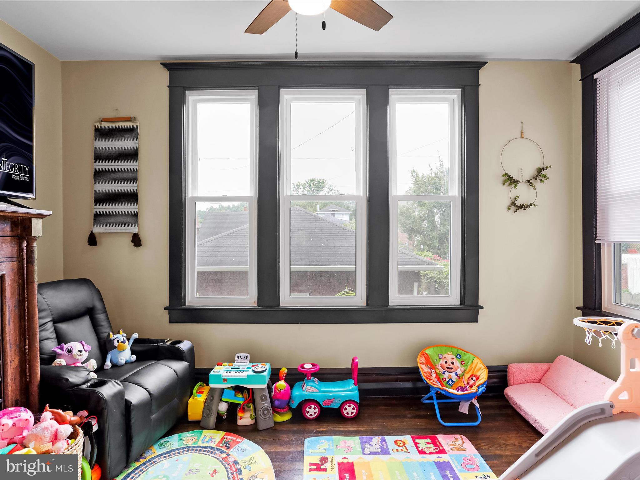 WEST SIDE - Residential