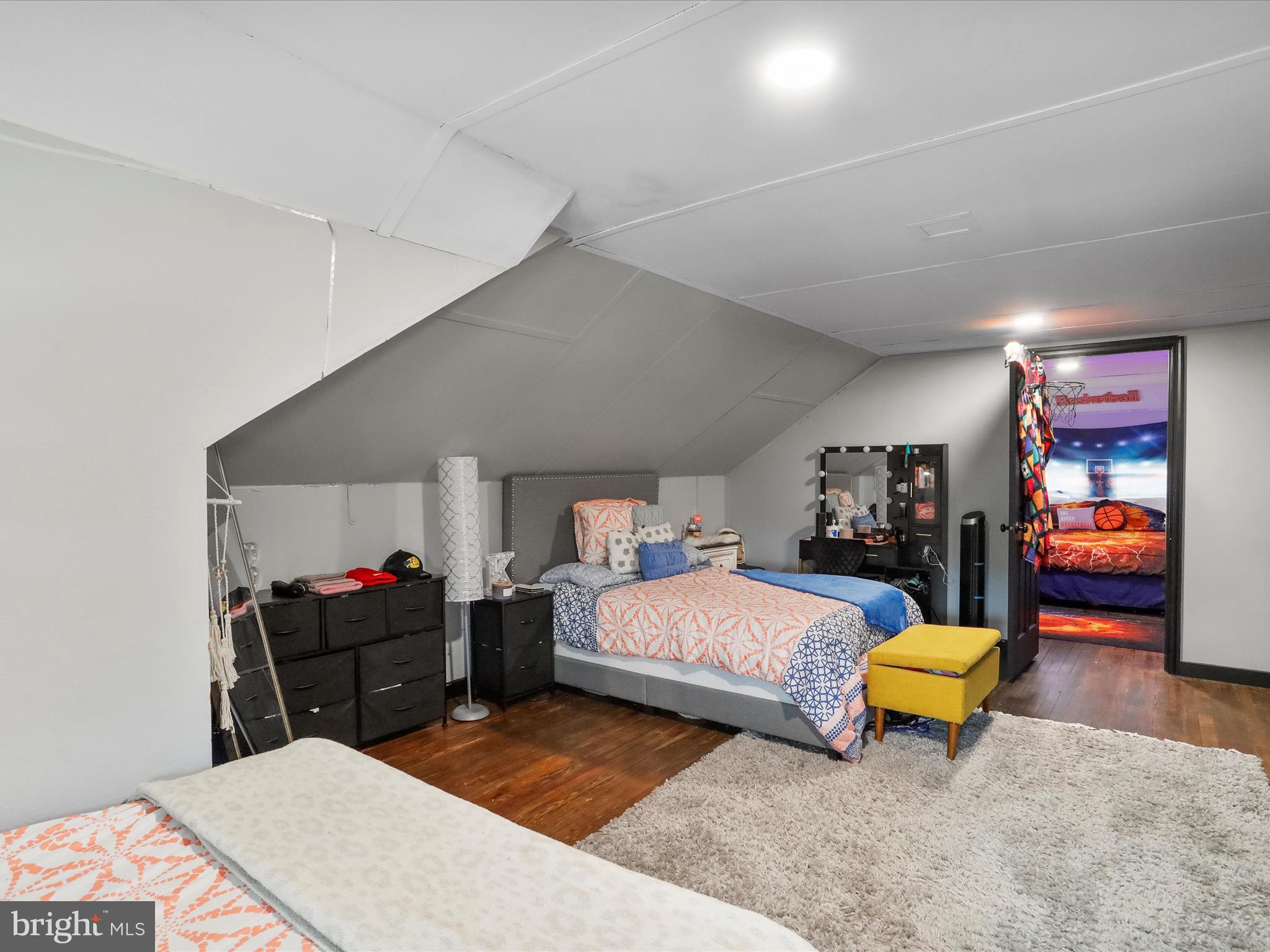 WEST SIDE - Residential