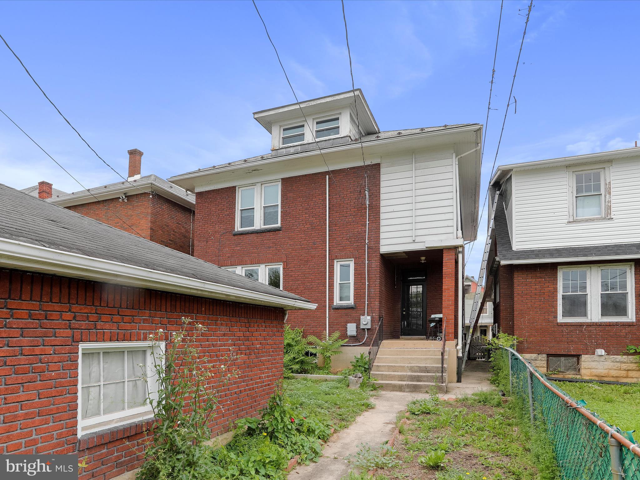 WEST SIDE - Residential