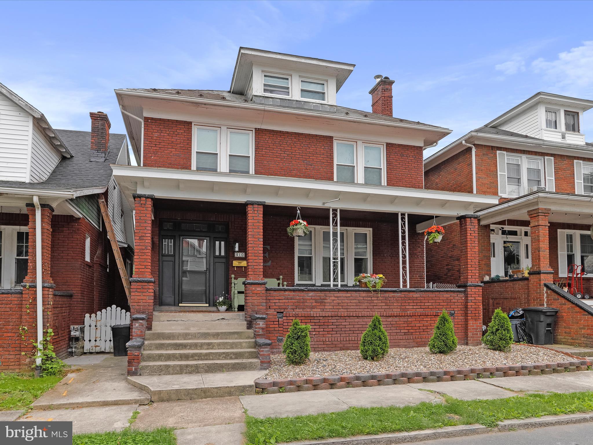 WEST SIDE - Residential