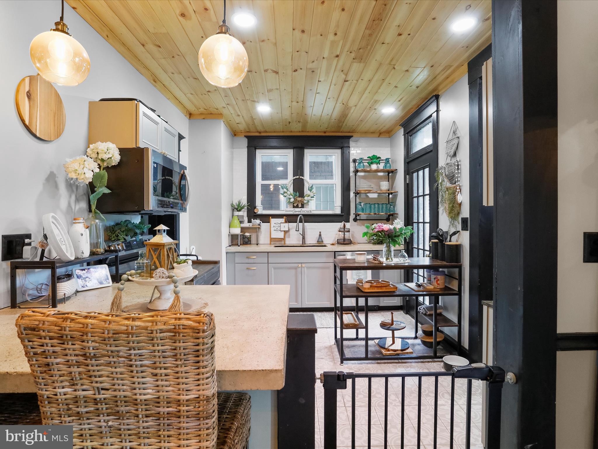 WEST SIDE - Residential