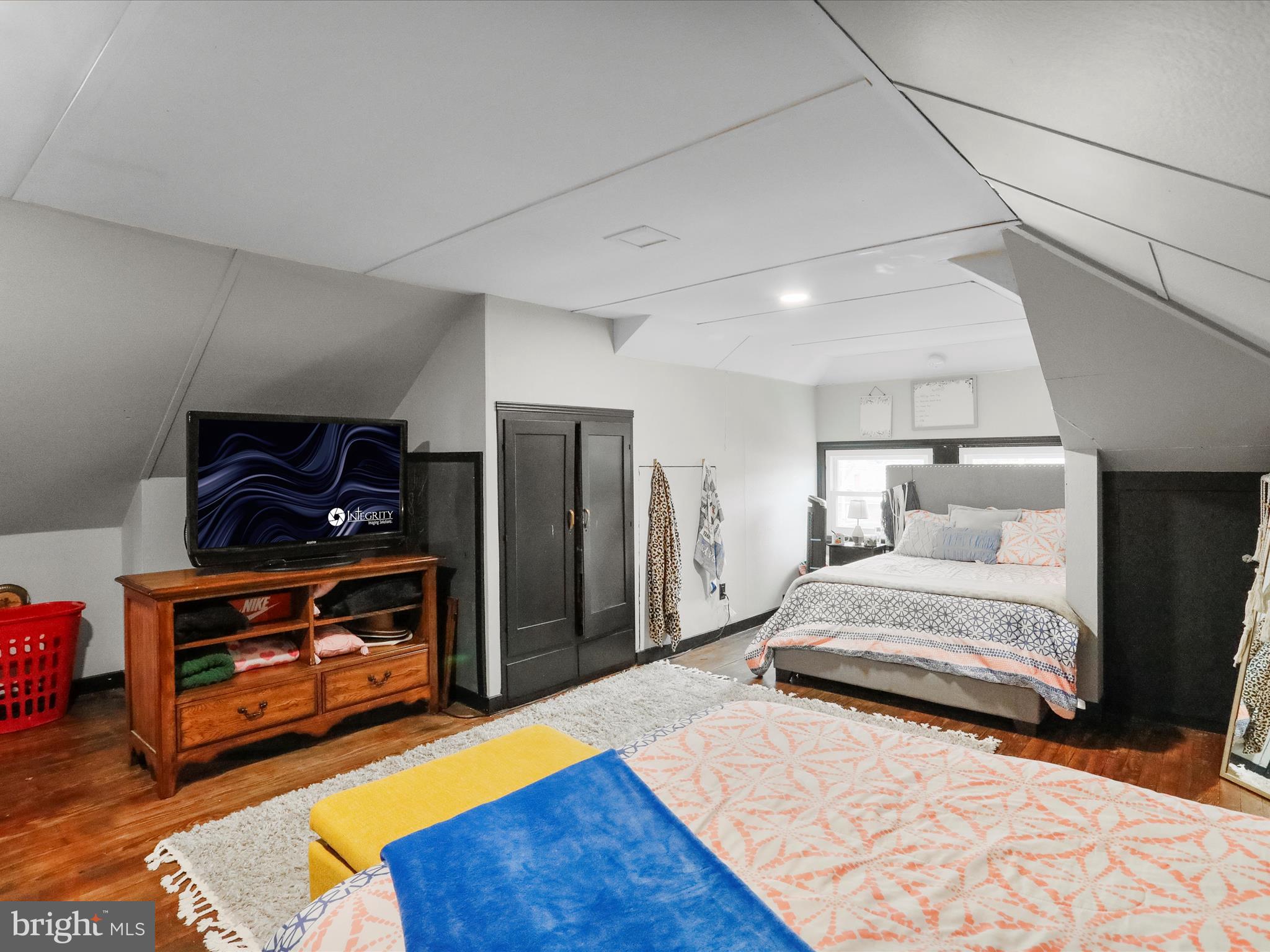 WEST SIDE - Residential