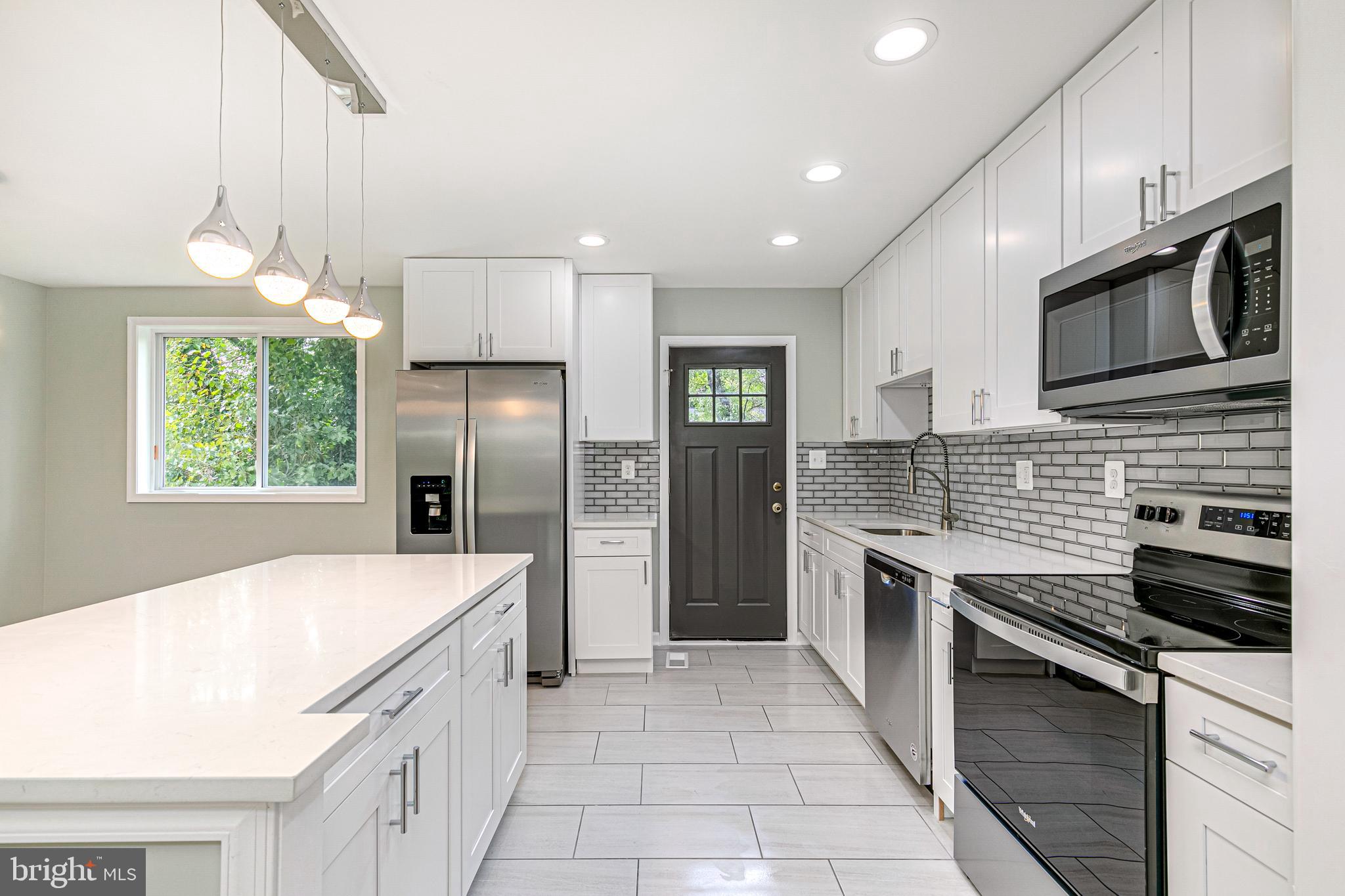 SUNNYSIDE - Residential