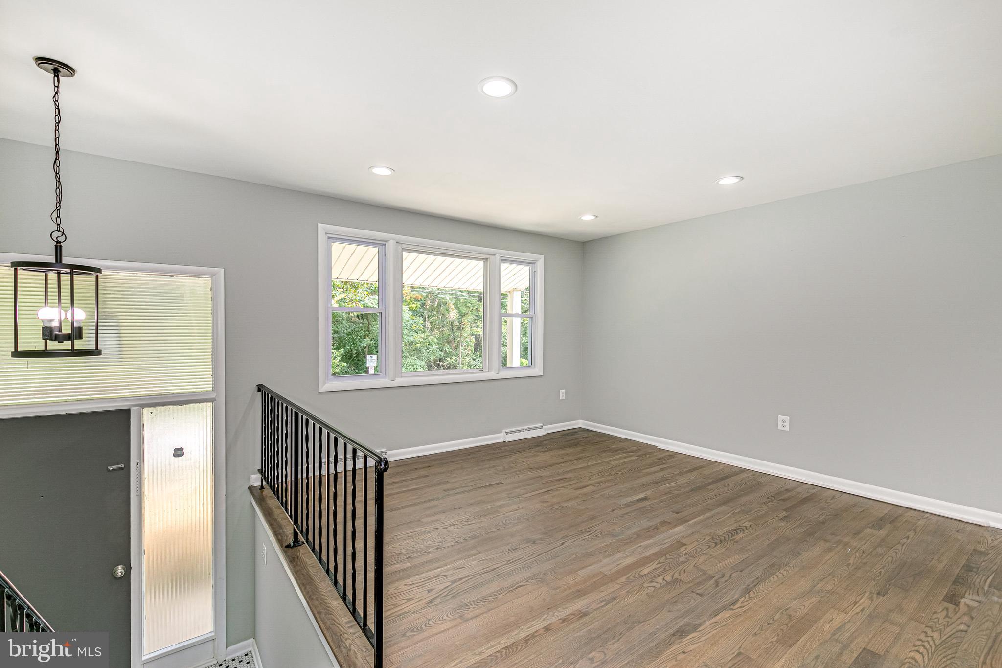 SUNNYSIDE - Residential