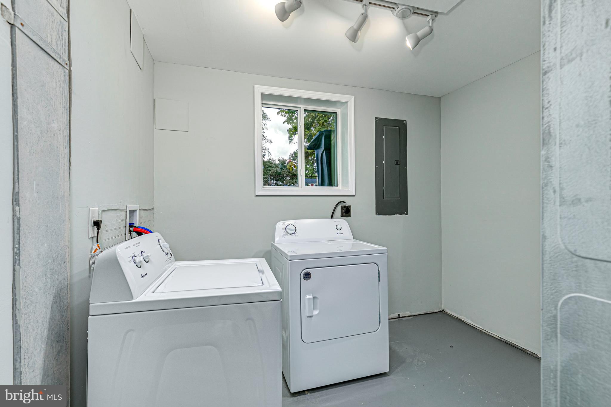 SUNNYSIDE - Residential