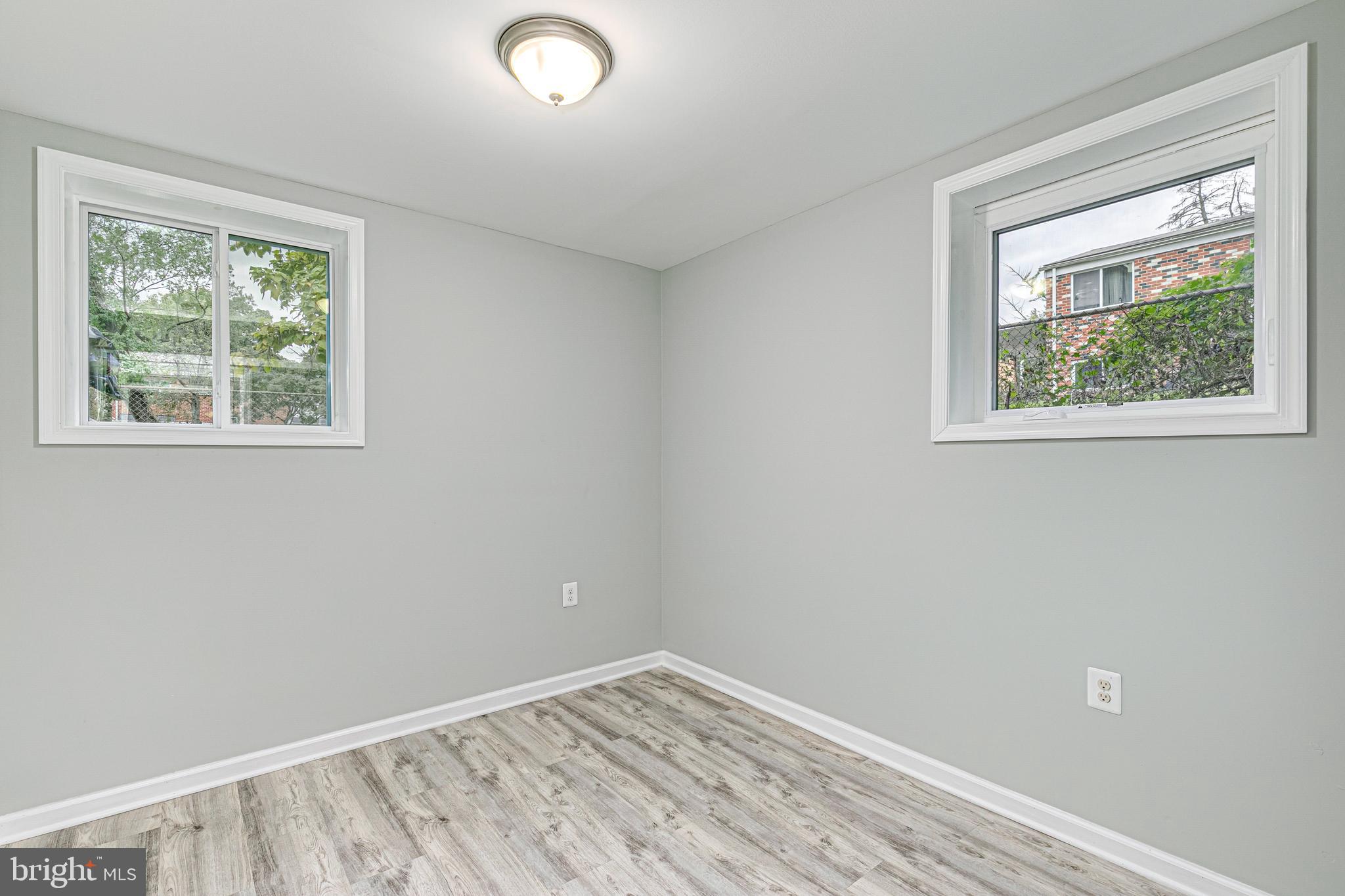 SUNNYSIDE - Residential