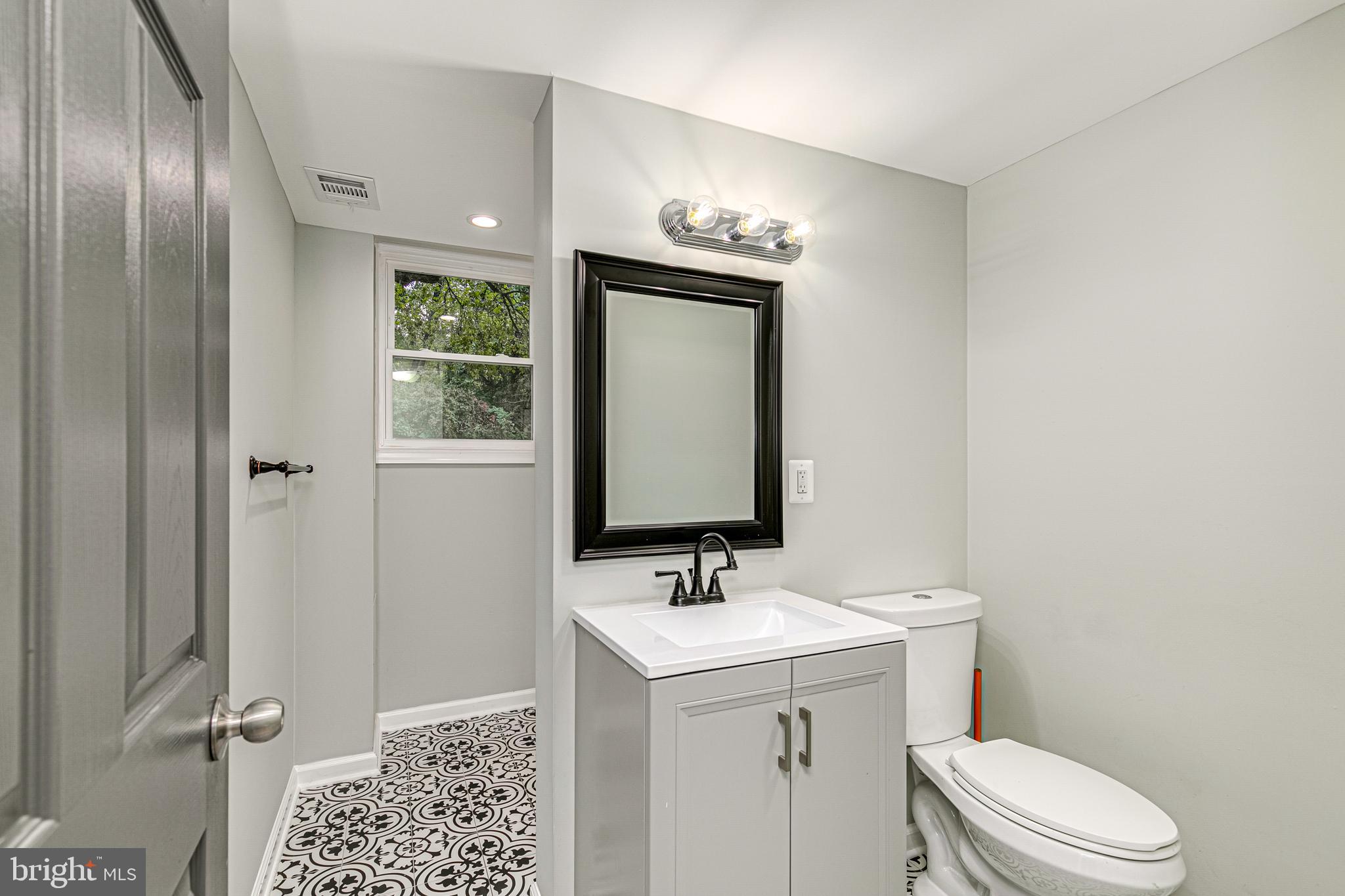 SUNNYSIDE - Residential