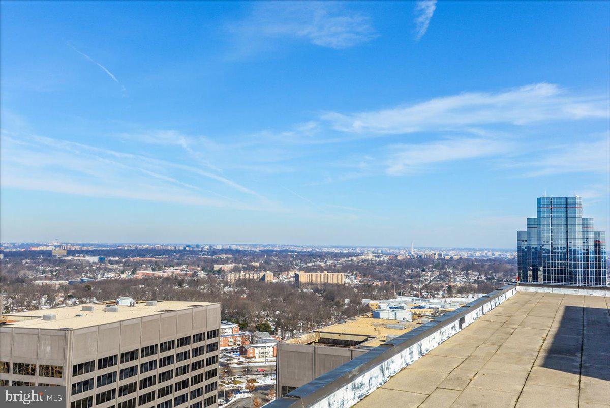 SKYLINE SQUARE CONDO - Residential