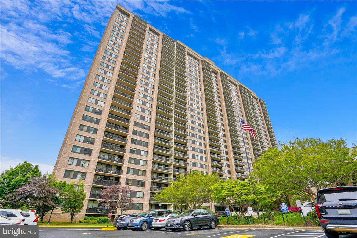 SKYLINE SQUARE CONDO - Residential