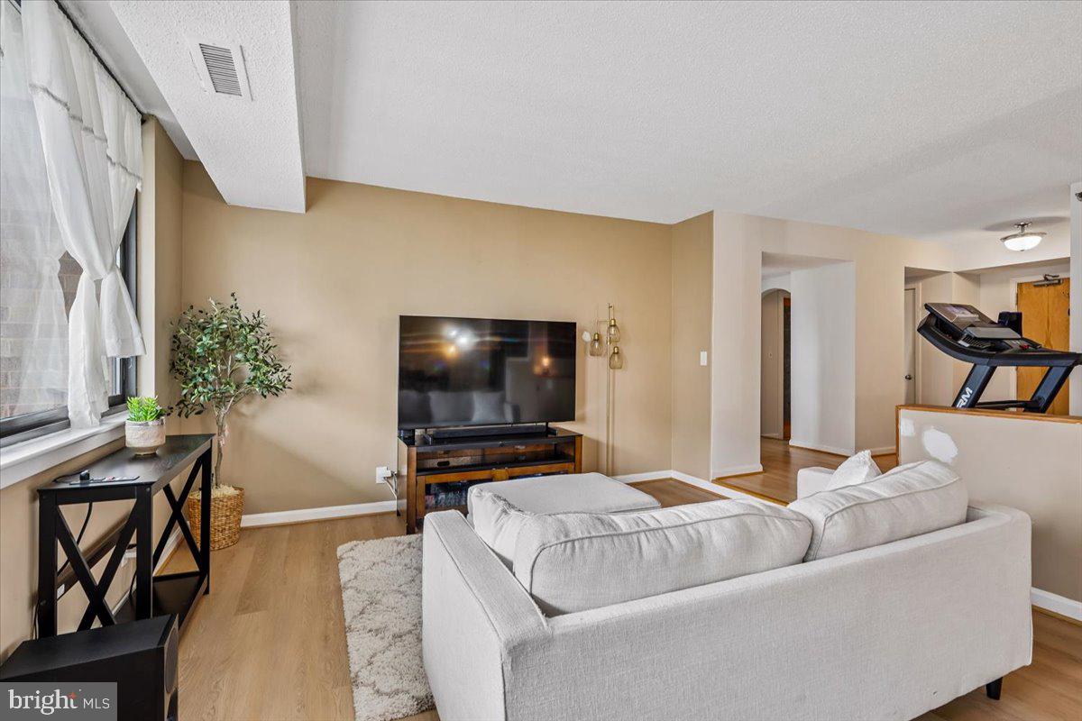 SKYLINE SQUARE CONDO - Residential