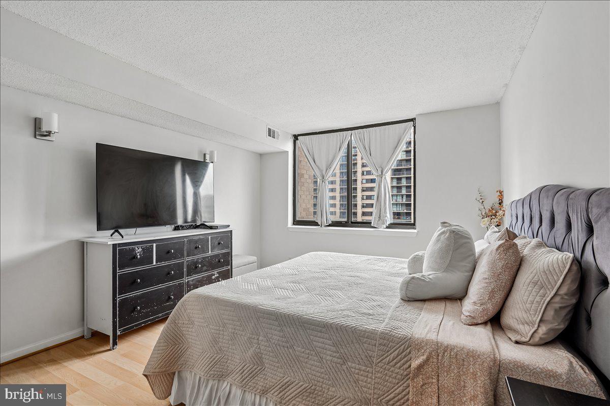 SKYLINE SQUARE CONDO - Residential