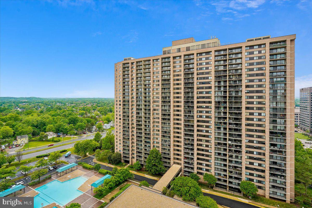 SKYLINE SQUARE CONDO - Residential