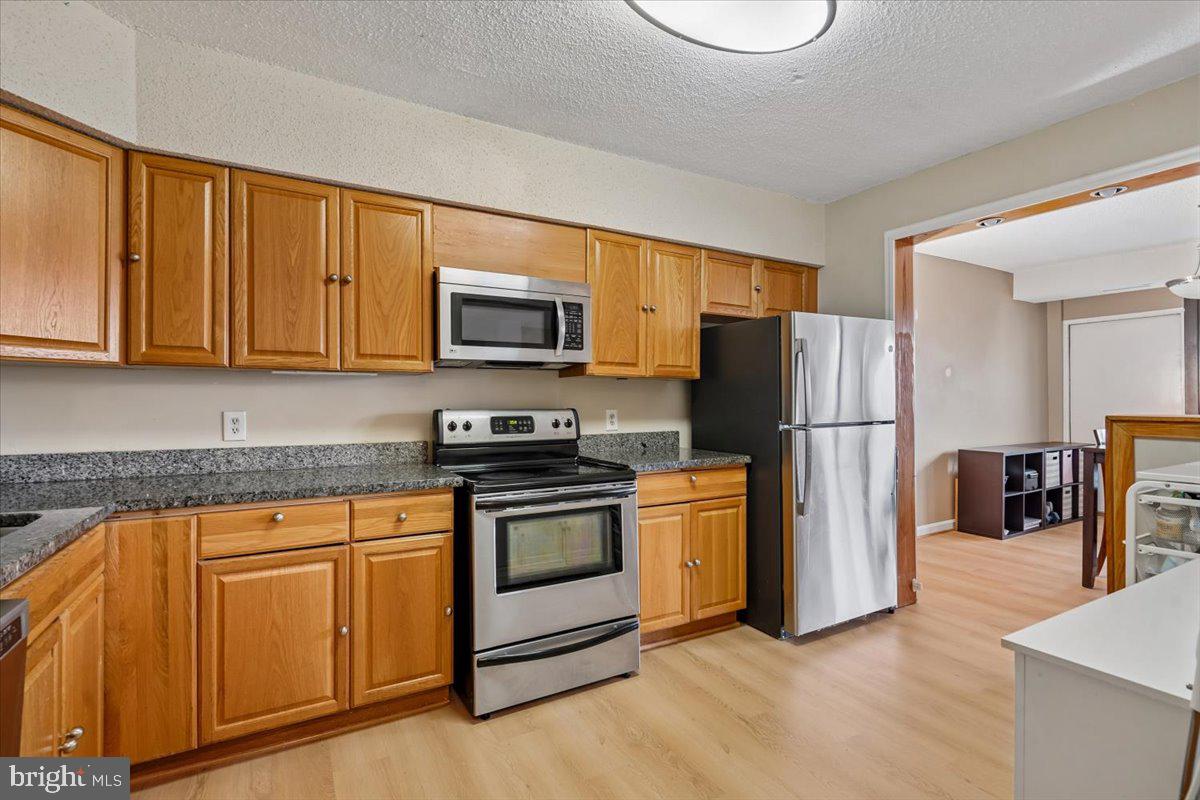 SKYLINE SQUARE CONDO - Residential