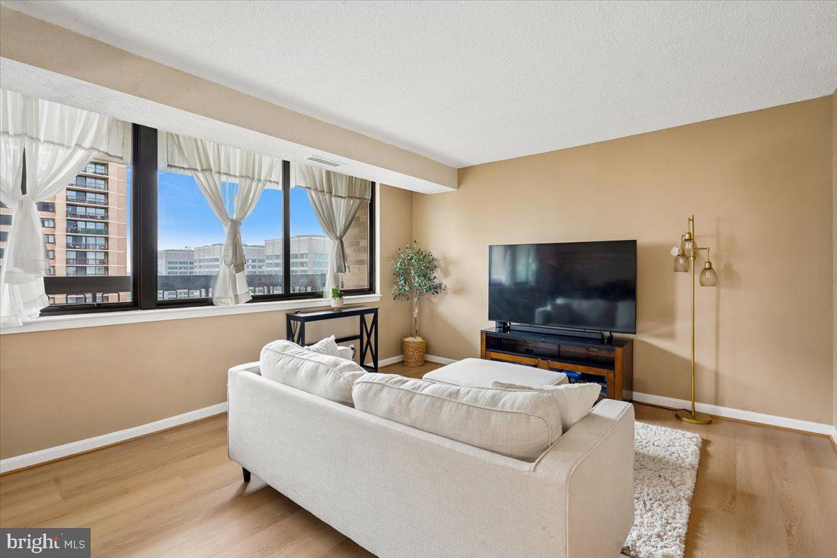 SKYLINE SQUARE CONDO - Residential