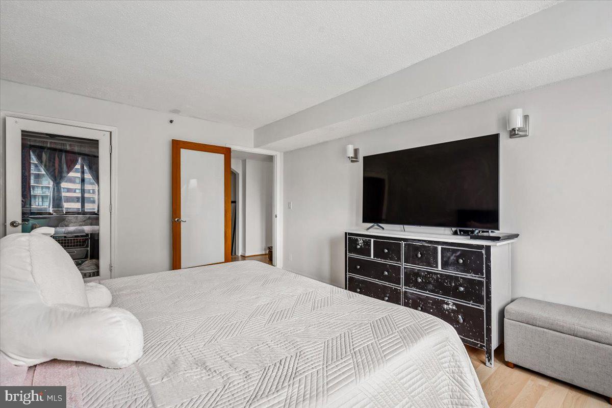 SKYLINE SQUARE CONDO - Residential