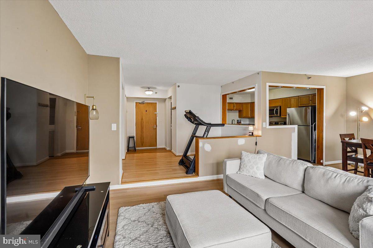 SKYLINE SQUARE CONDO - Residential