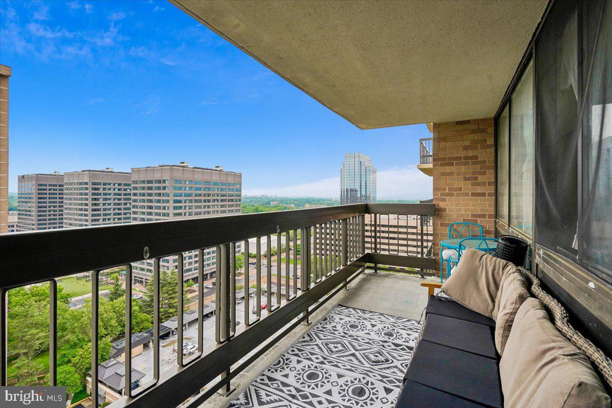 SKYLINE SQUARE CONDO - Residential