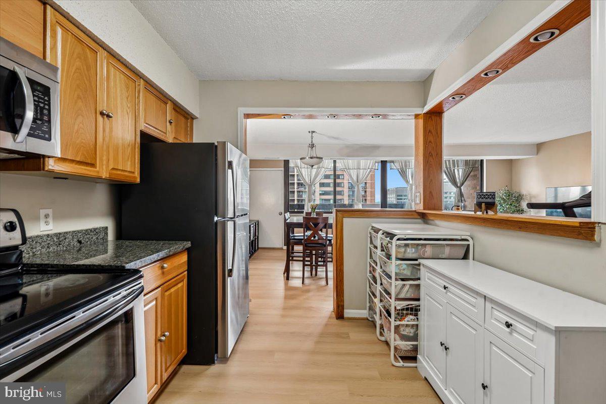 SKYLINE SQUARE CONDO - Residential