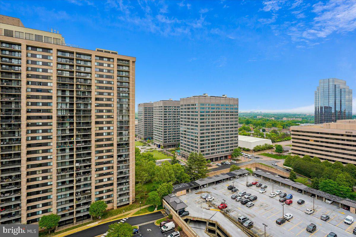 SKYLINE SQUARE CONDO - Residential